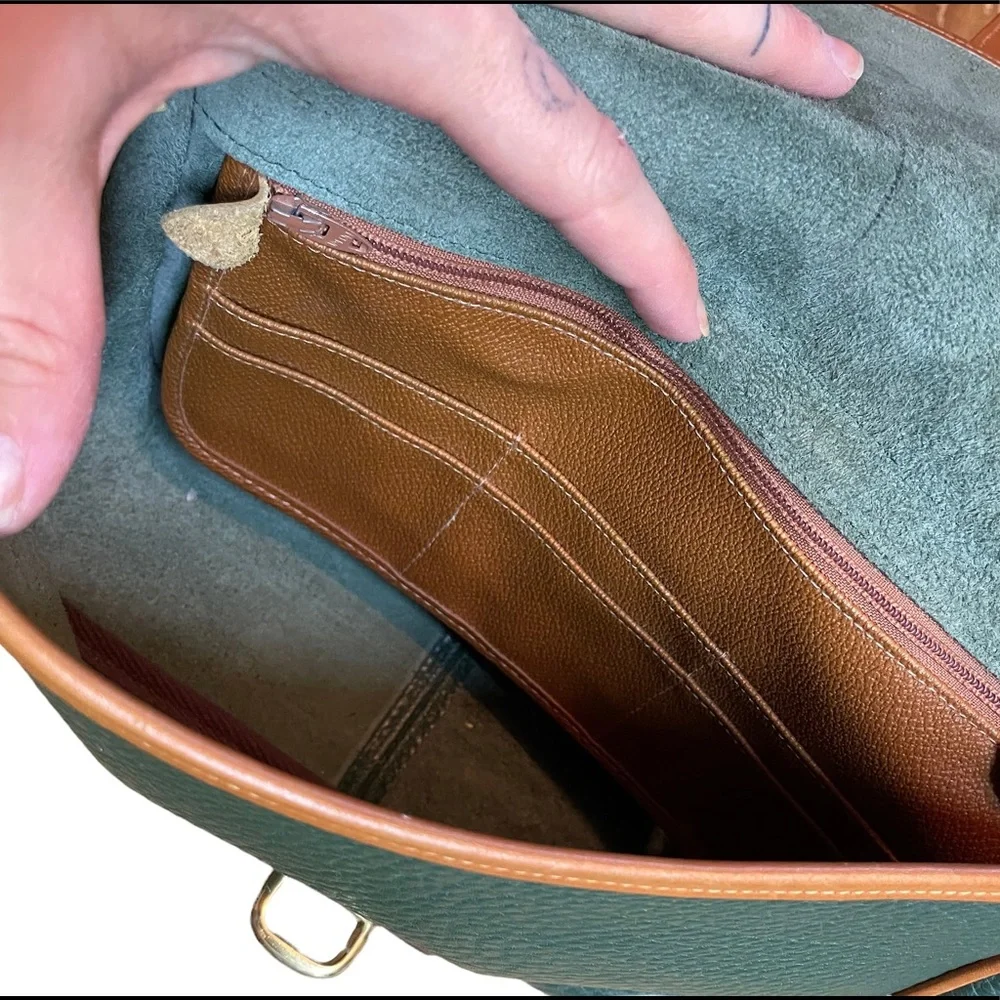 Dooney & Bourke | Vintage AWL Hunter Leather Crossbody Bag